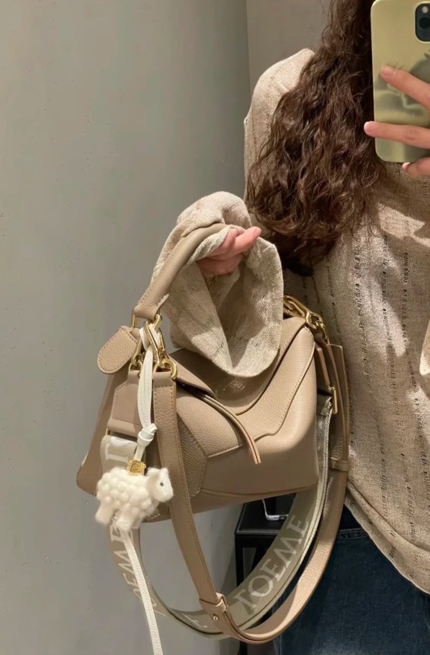 Loewe Puzzle  小號 沙色  手提包 肩背包 / 背帶 / 吊飾