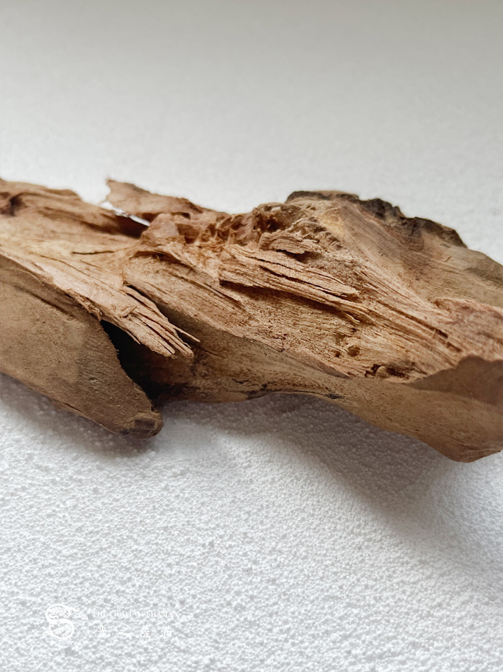 50年珍藏頂級檀香之王正印度老山檀香根部老料080-光之薩滿