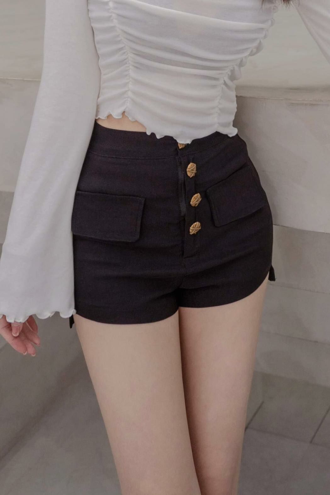 四釦高腰假口袋超彈力短褲（黑色均碼）04