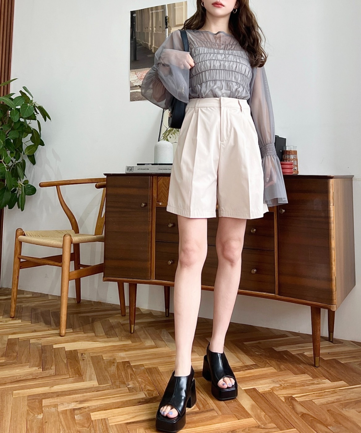 KTQ STORE ‧ Moment+ 褶皺卡其褲