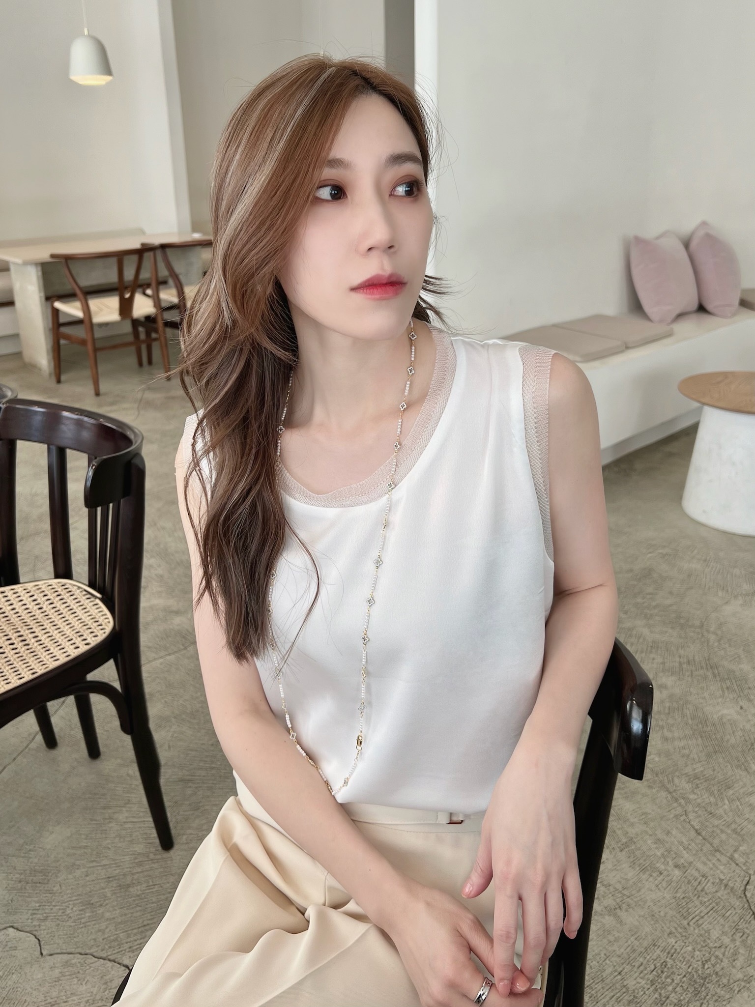 滾邊透紗設計背心