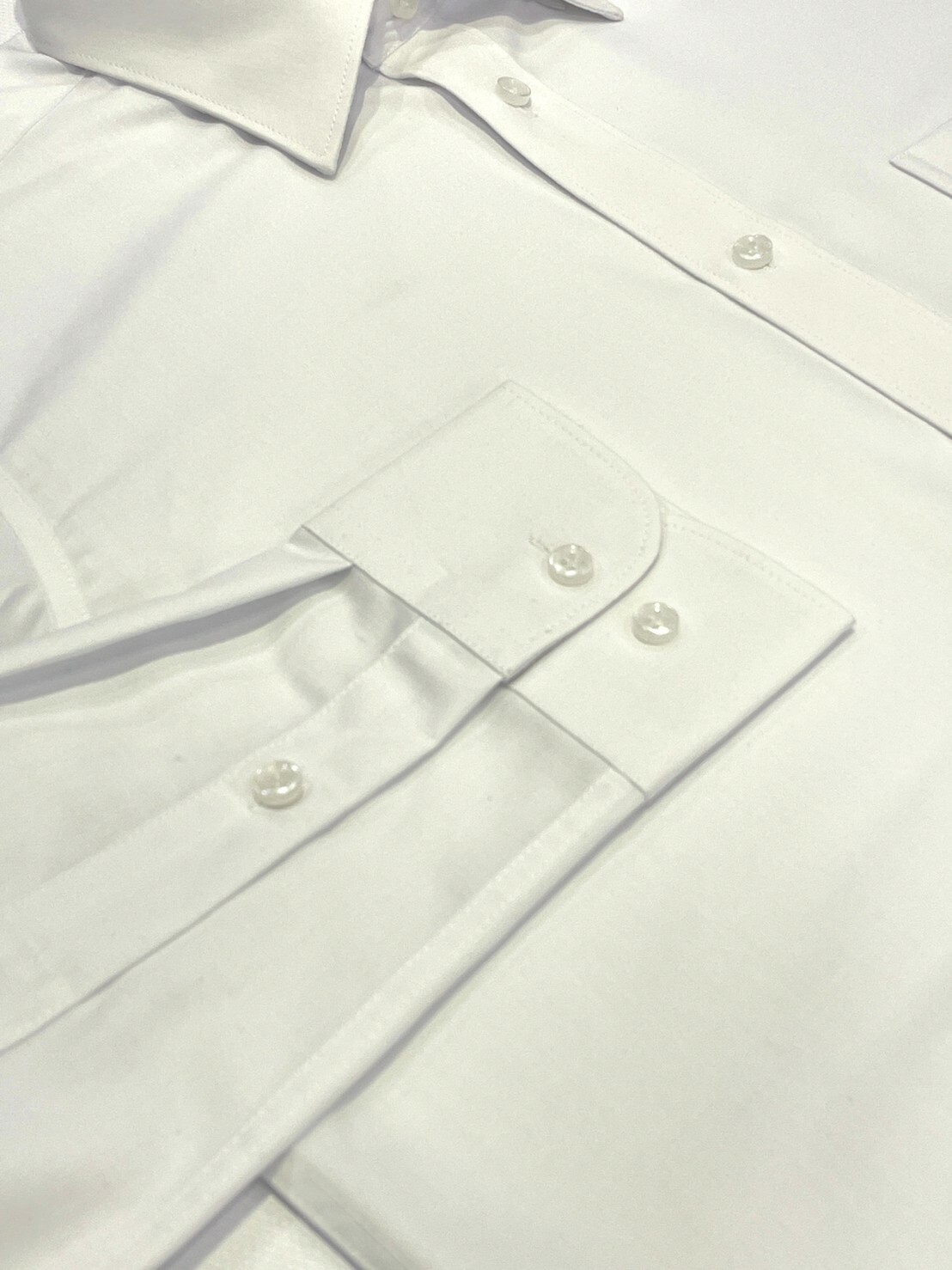 白色素面男長袖襯衫8