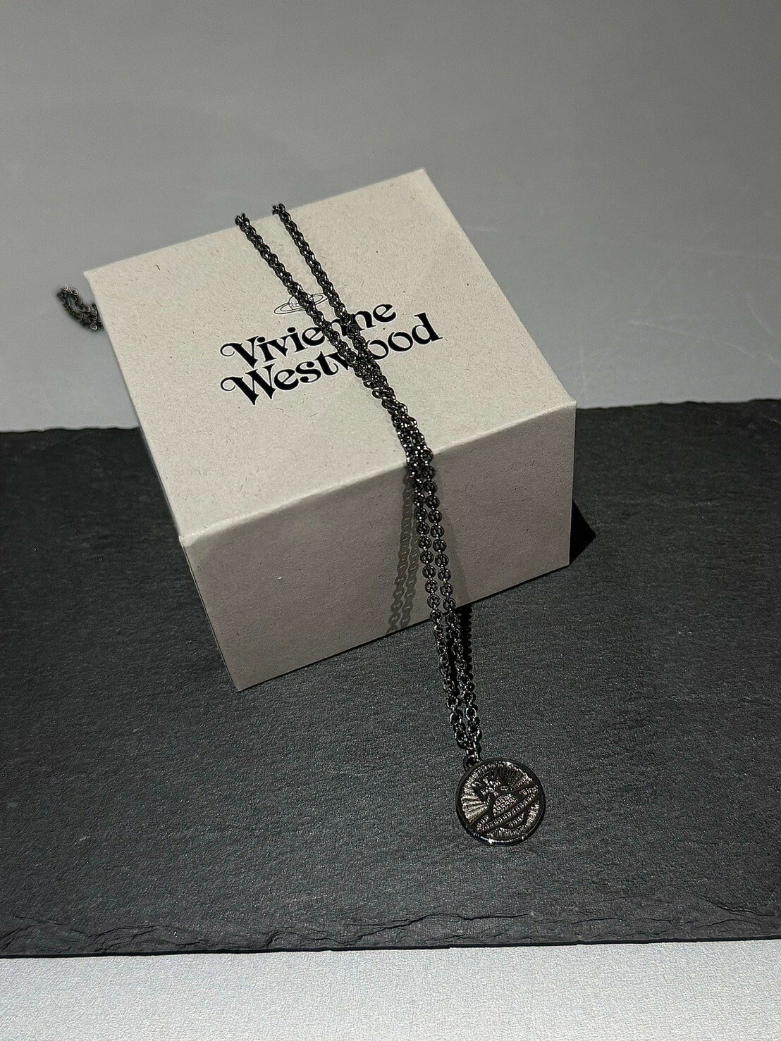 Vivienne Westwood 稀少款 雙面圓牌 土星Logo項鍊 西太后