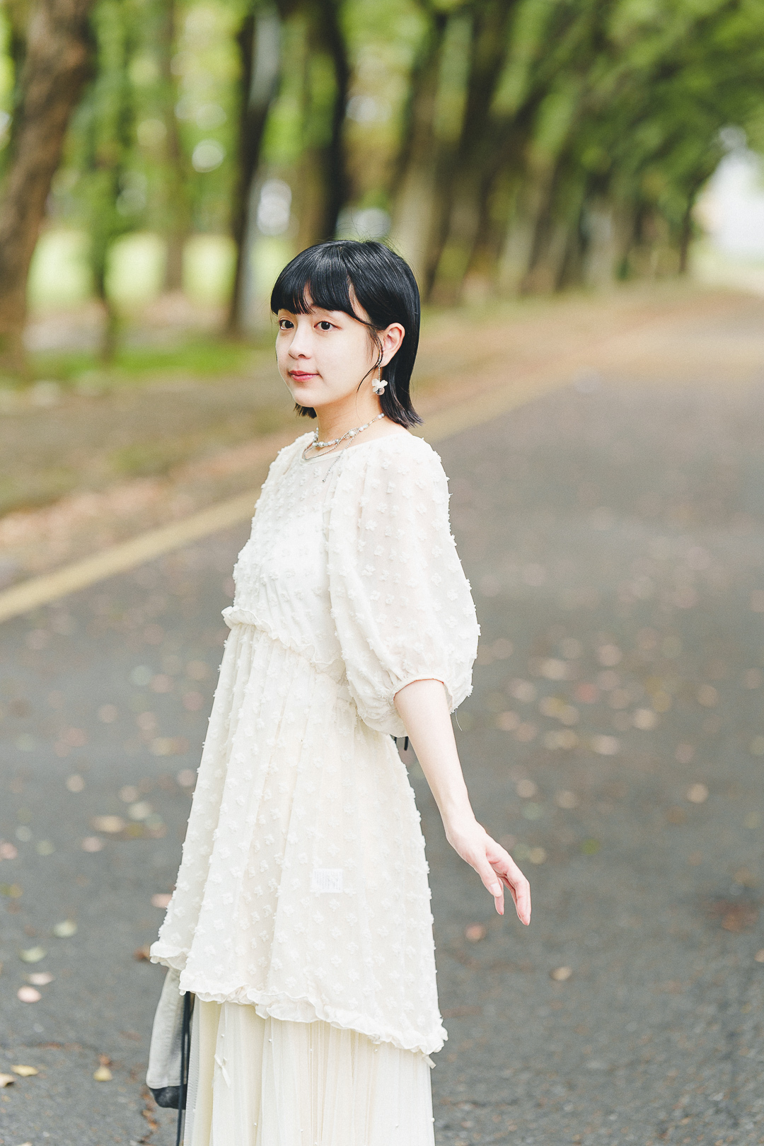 假日島花季！雙綁帶提花上衣(三色-象牙)