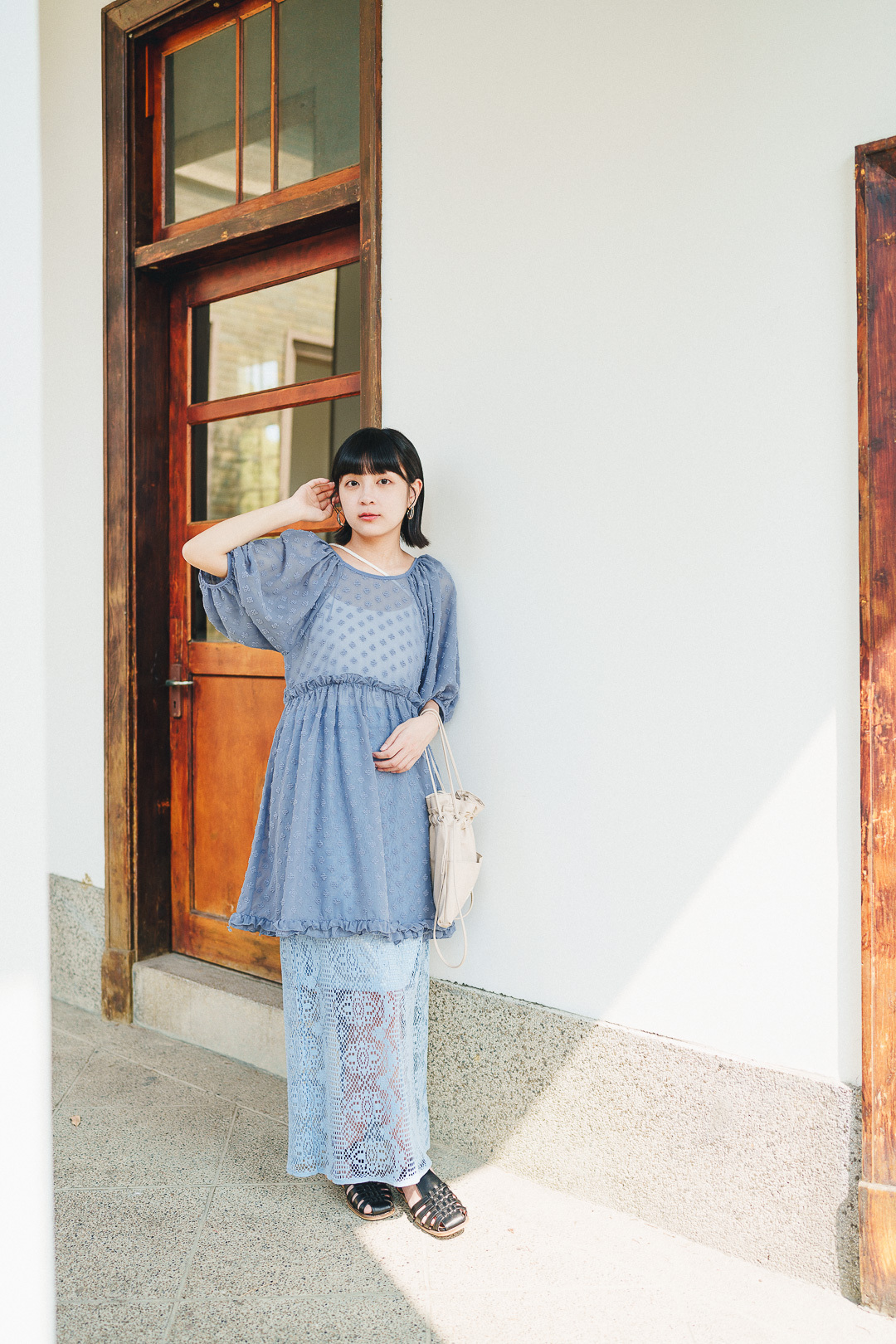 小步舞曲！圖騰蕾絲半身裙(三色-天藍)