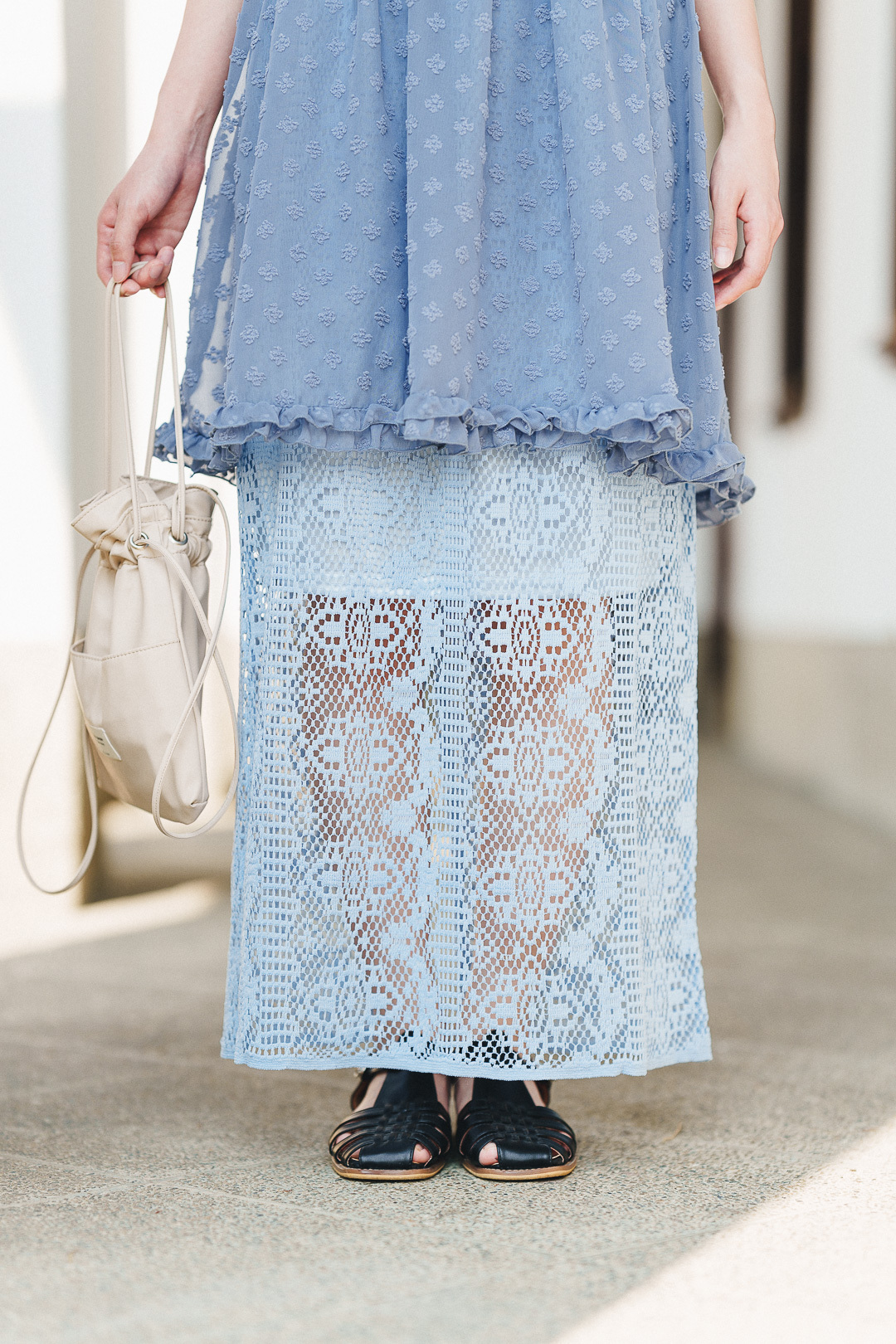 小步舞曲！圖騰蕾絲半身裙(三色-天藍)