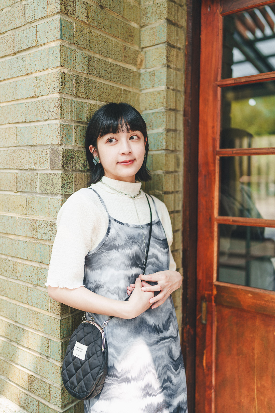 回憶西海岸！暈染開衩吊帶裙