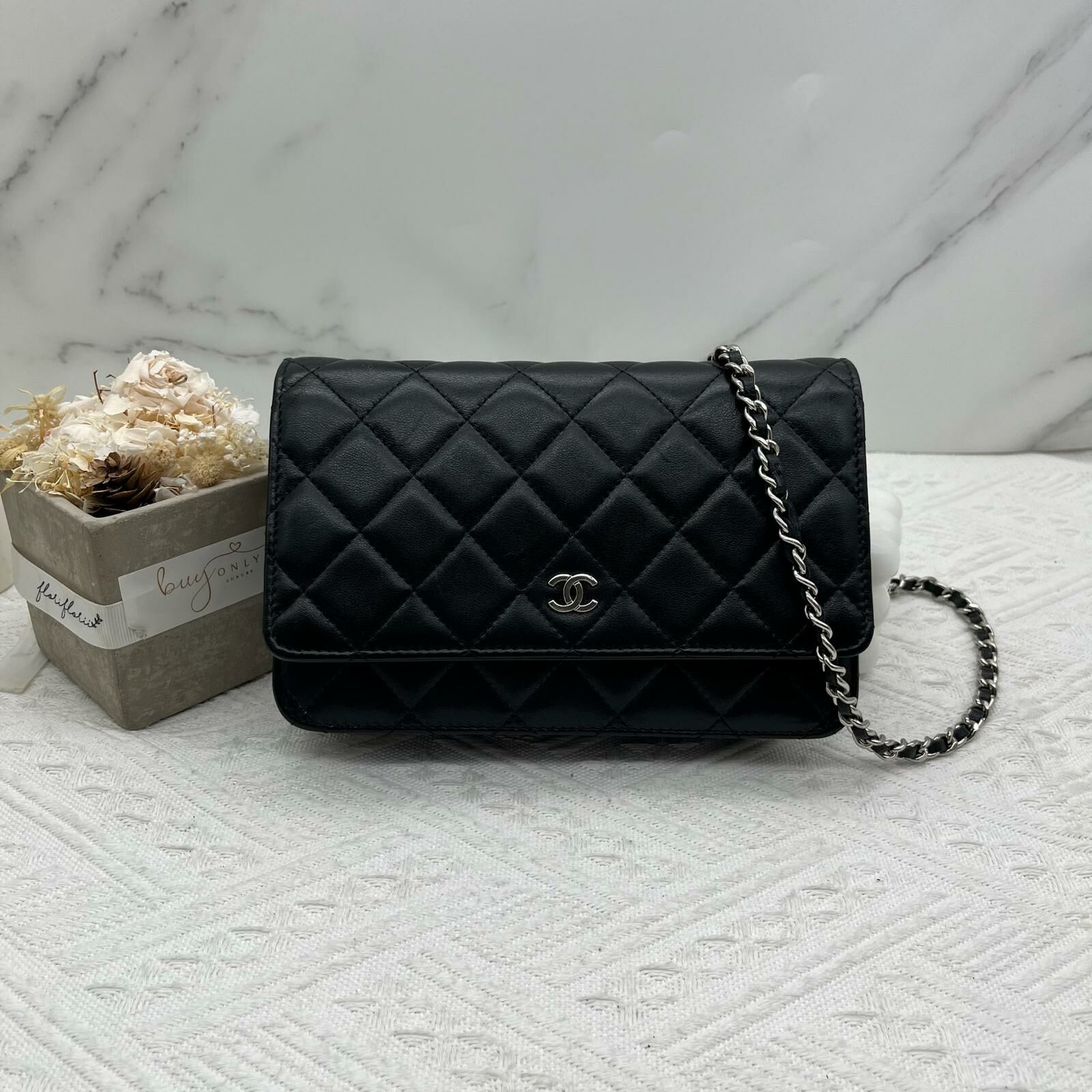 Chanel woc (黑銀羊皮）