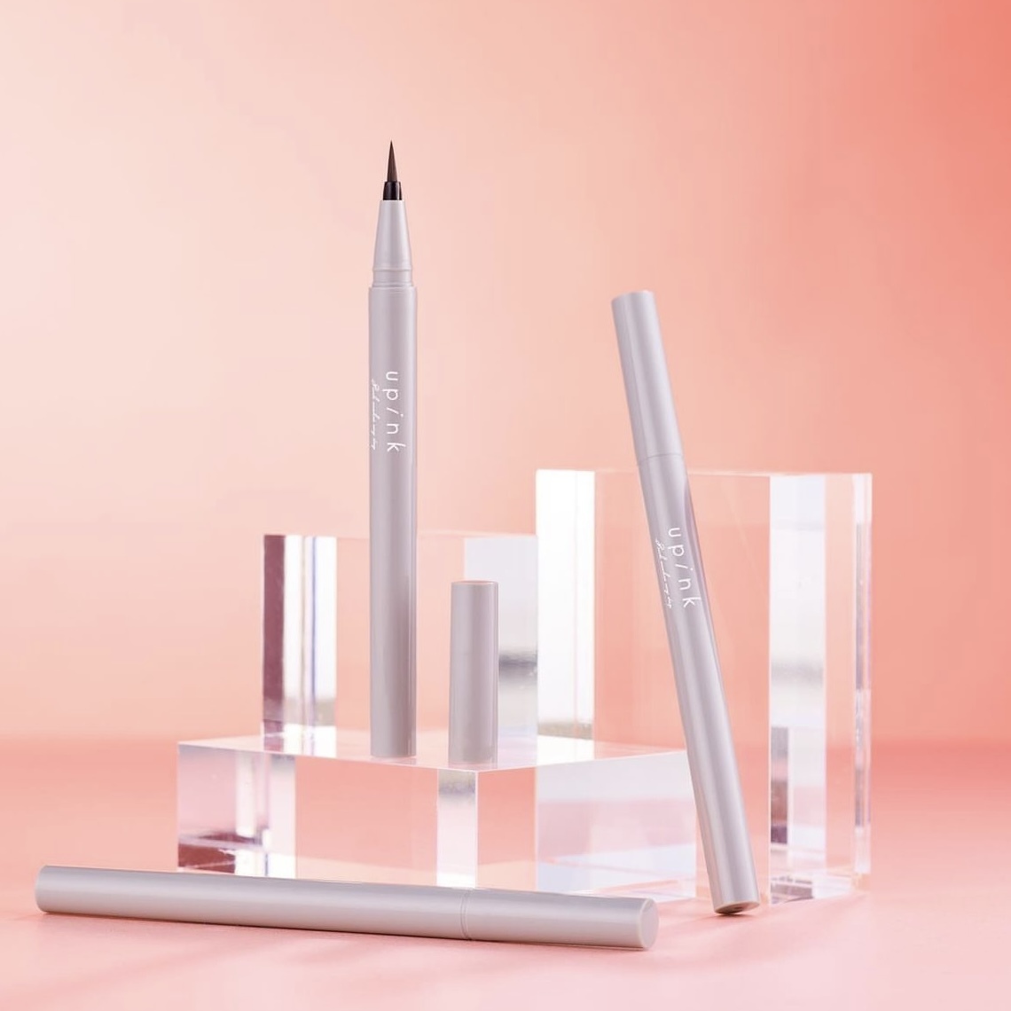 柏木由紀 UPINK Velvet Liquid Eyeliner