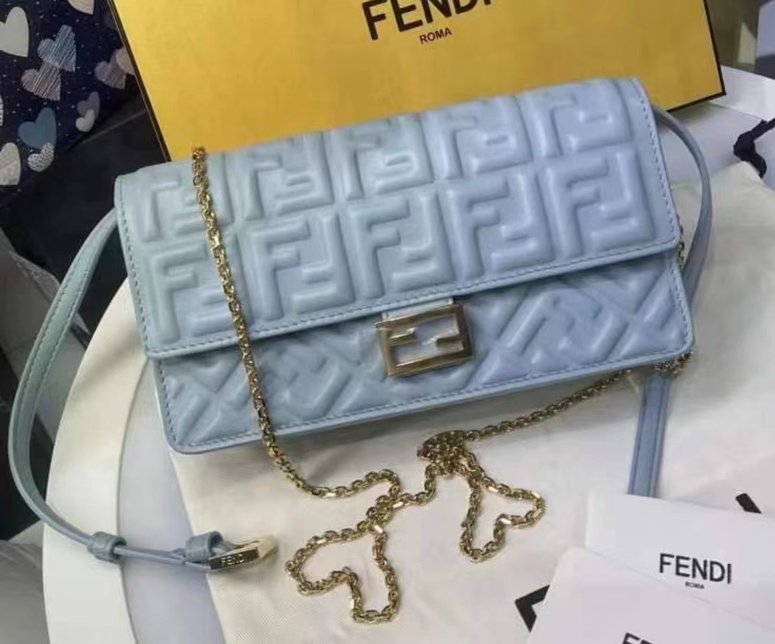 Fendi 藍色鏈條包 -M