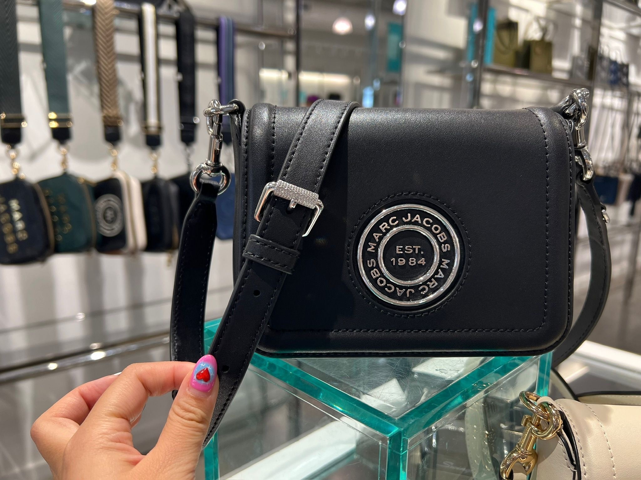 【預購】MARC JACOBS K041490 粗帶小包