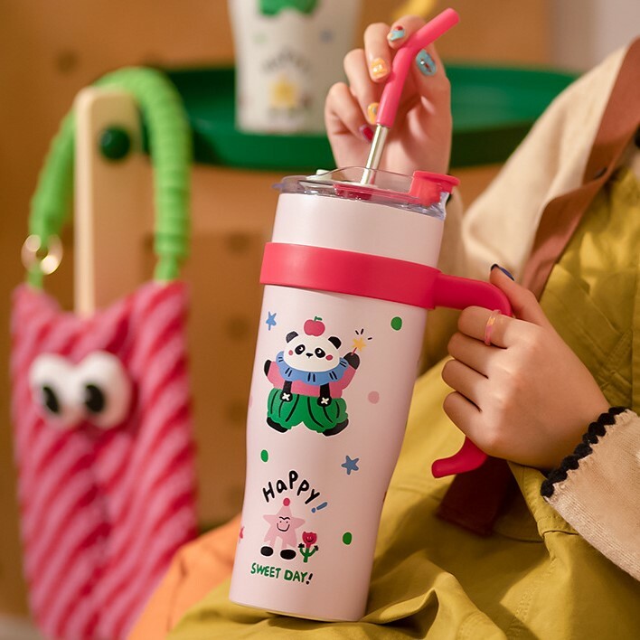 《4005》粉粉派對熊貓大容量吸管保溫杯1300ML