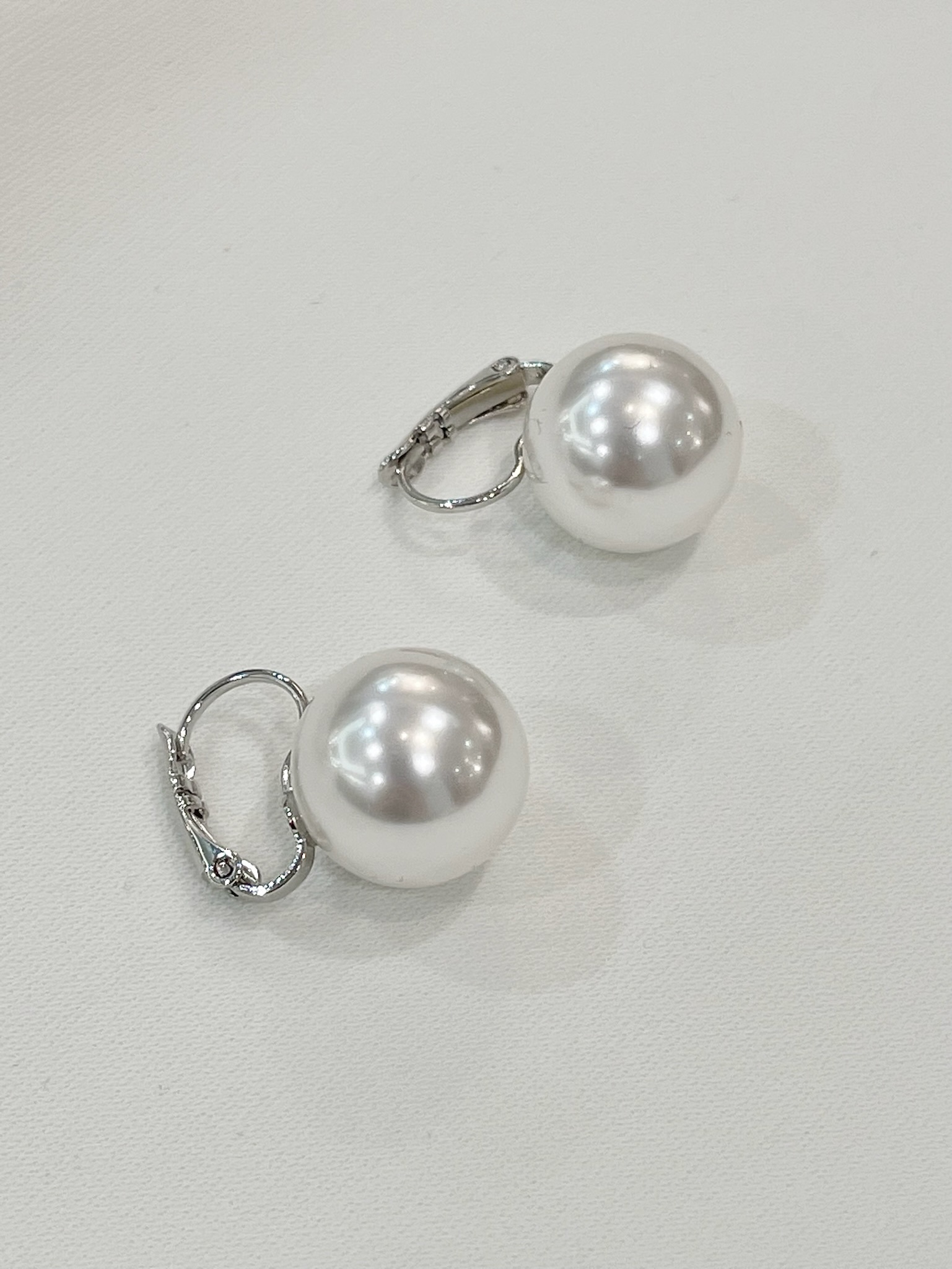 優雅墜飾珍珠耳環