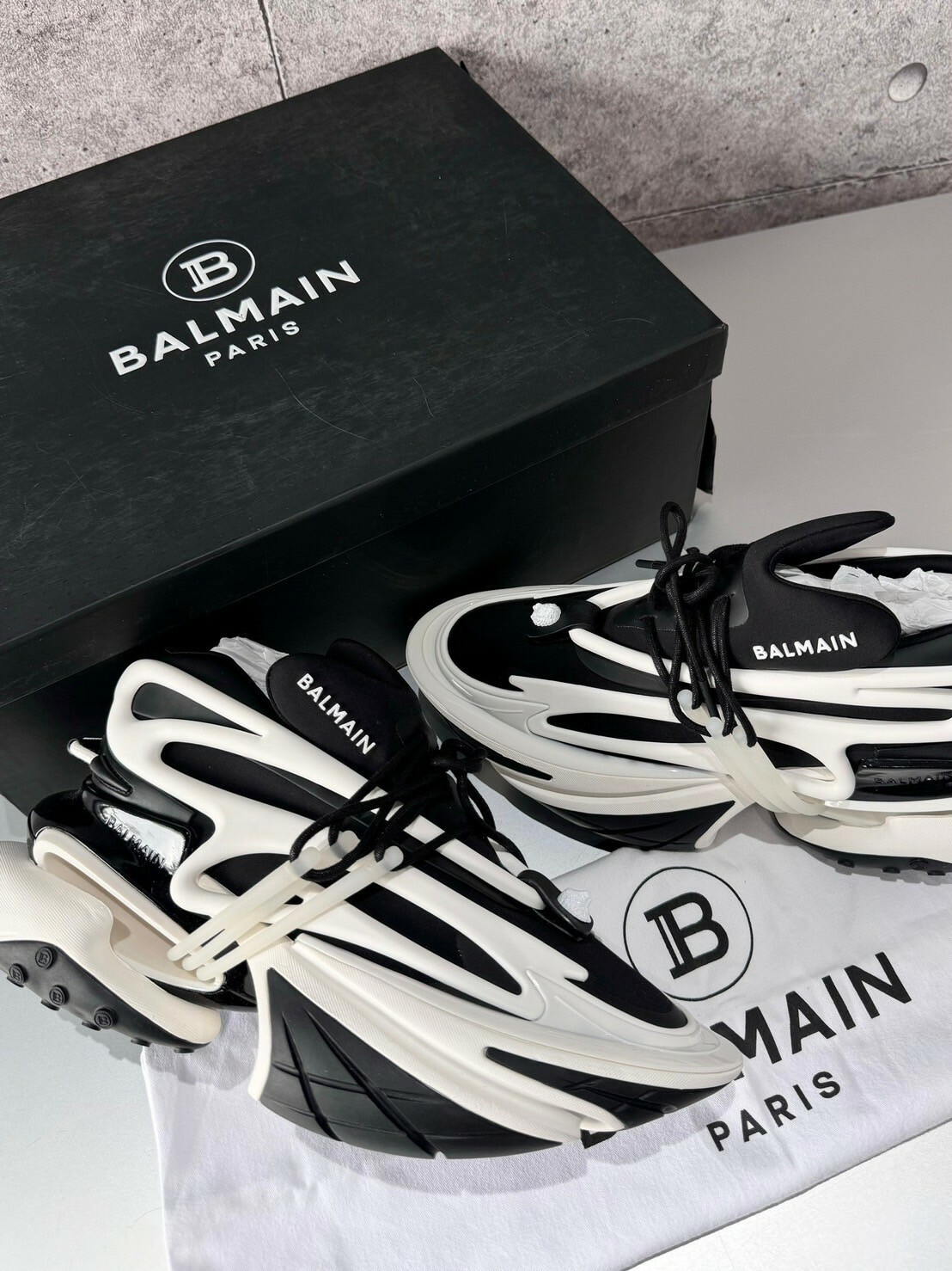 Balmain Unicorn 經典款 黑白遊艇鞋 獨角獸