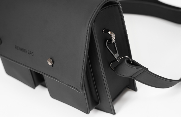 【BGZC007】素面雙口袋設計掀蓋皮革方包