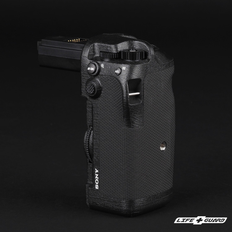 木紋貼膜質感特寫，LIFE+GUARD 設計風格