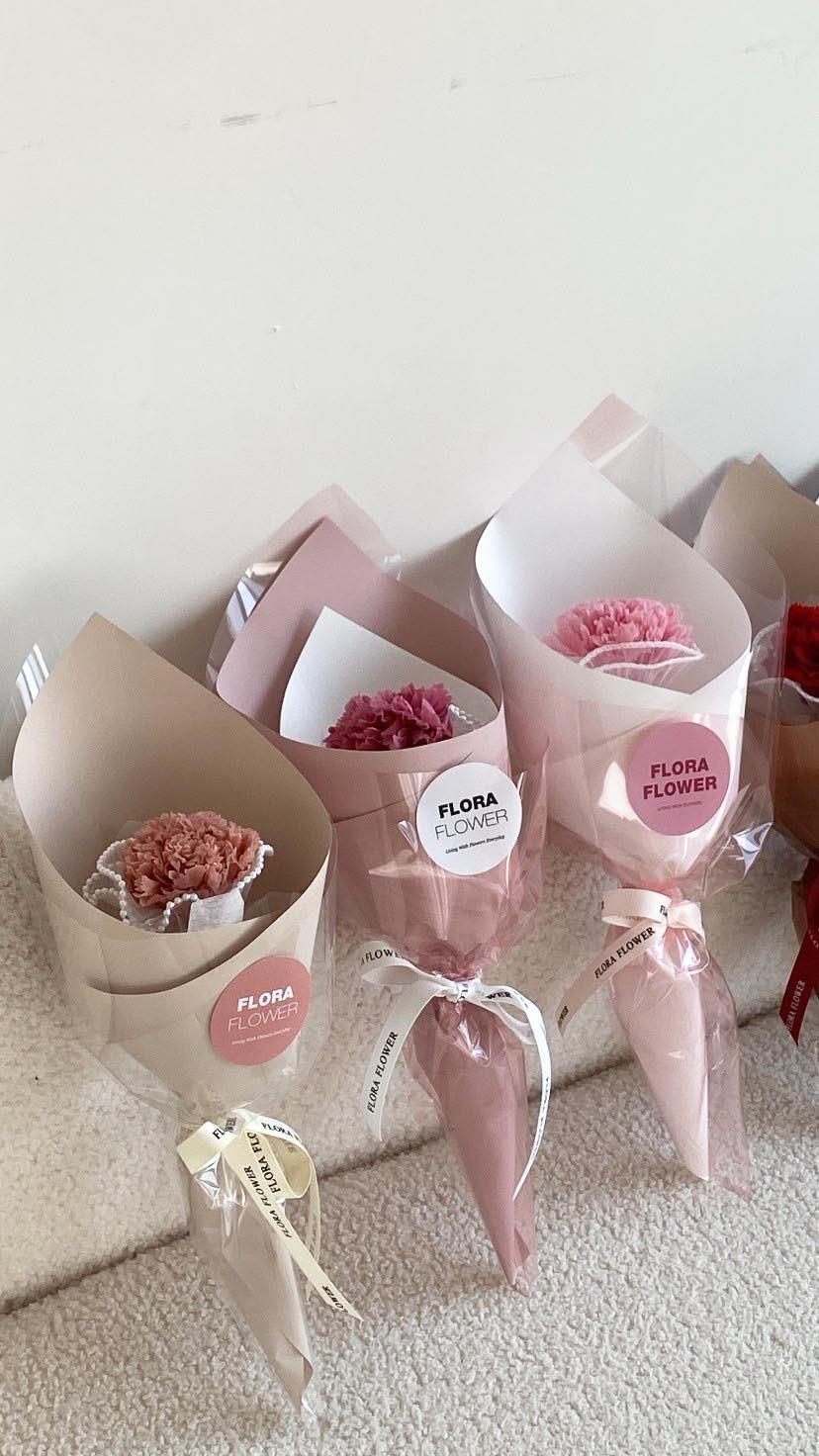 康乃馨冰淇淋小花束