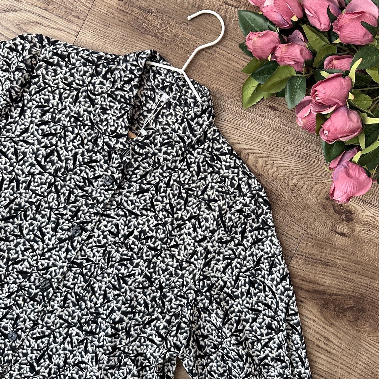 黑色枝葉剪影上衣