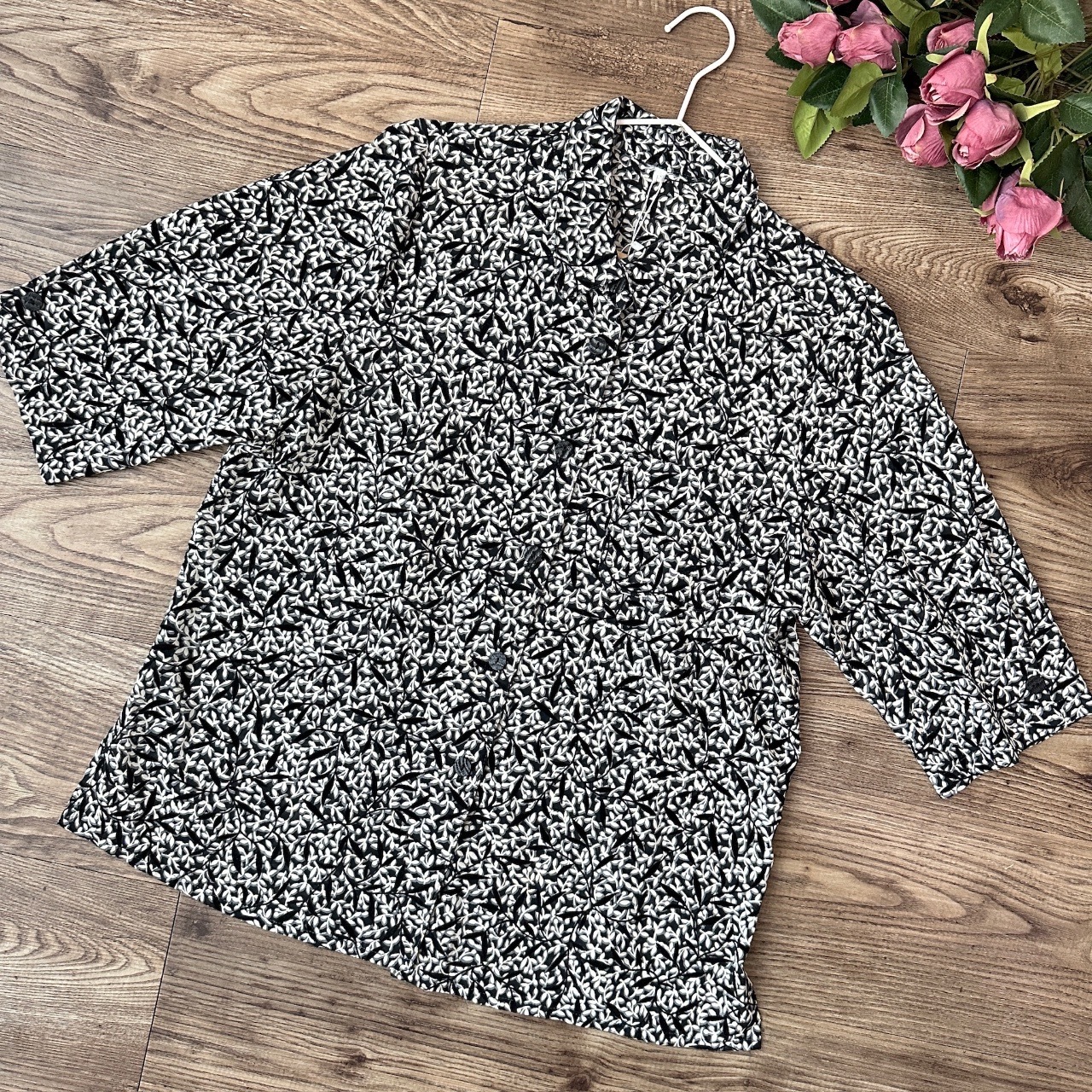 黑色枝葉剪影上衣