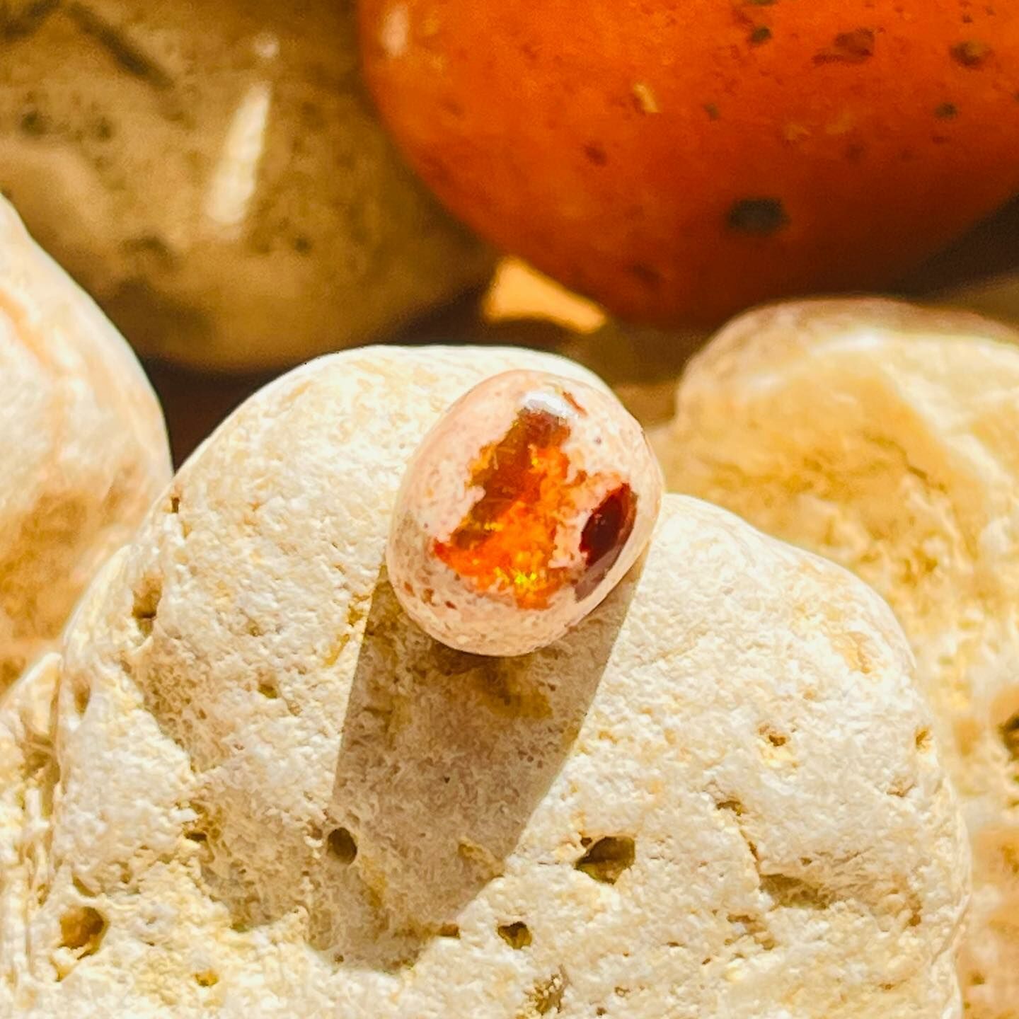 [原石] 墨西哥火蛋白石