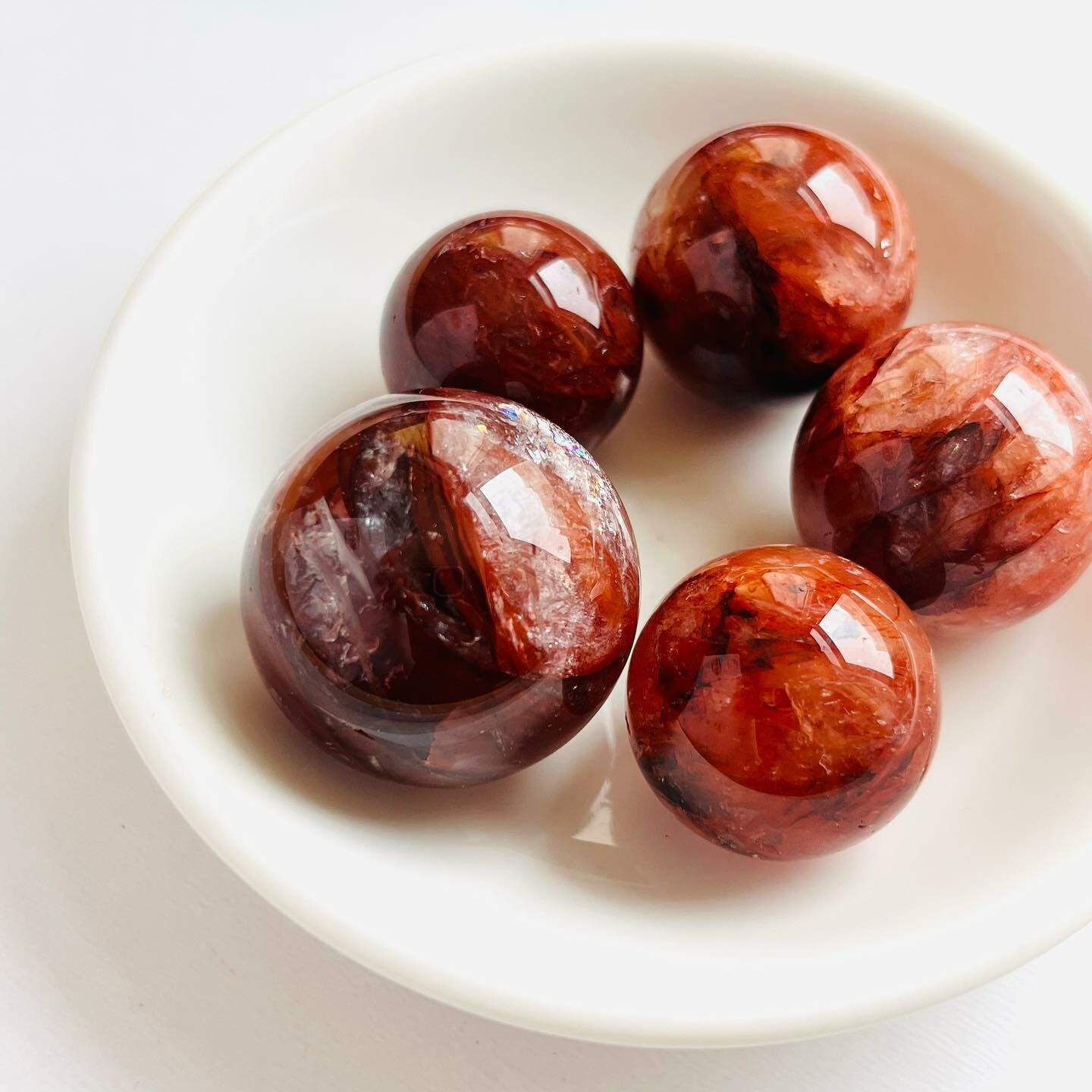 [原石] 紅膠花石英 水晶球