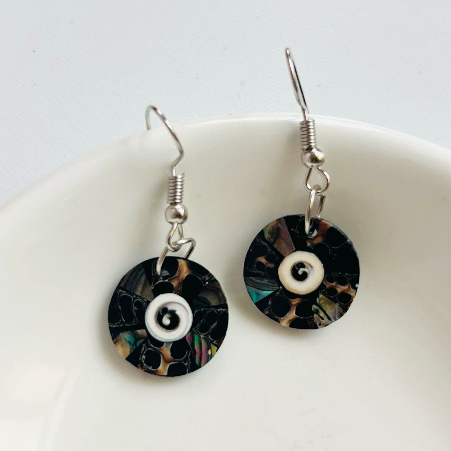 [原石] 鮑魚貝耳環 黑