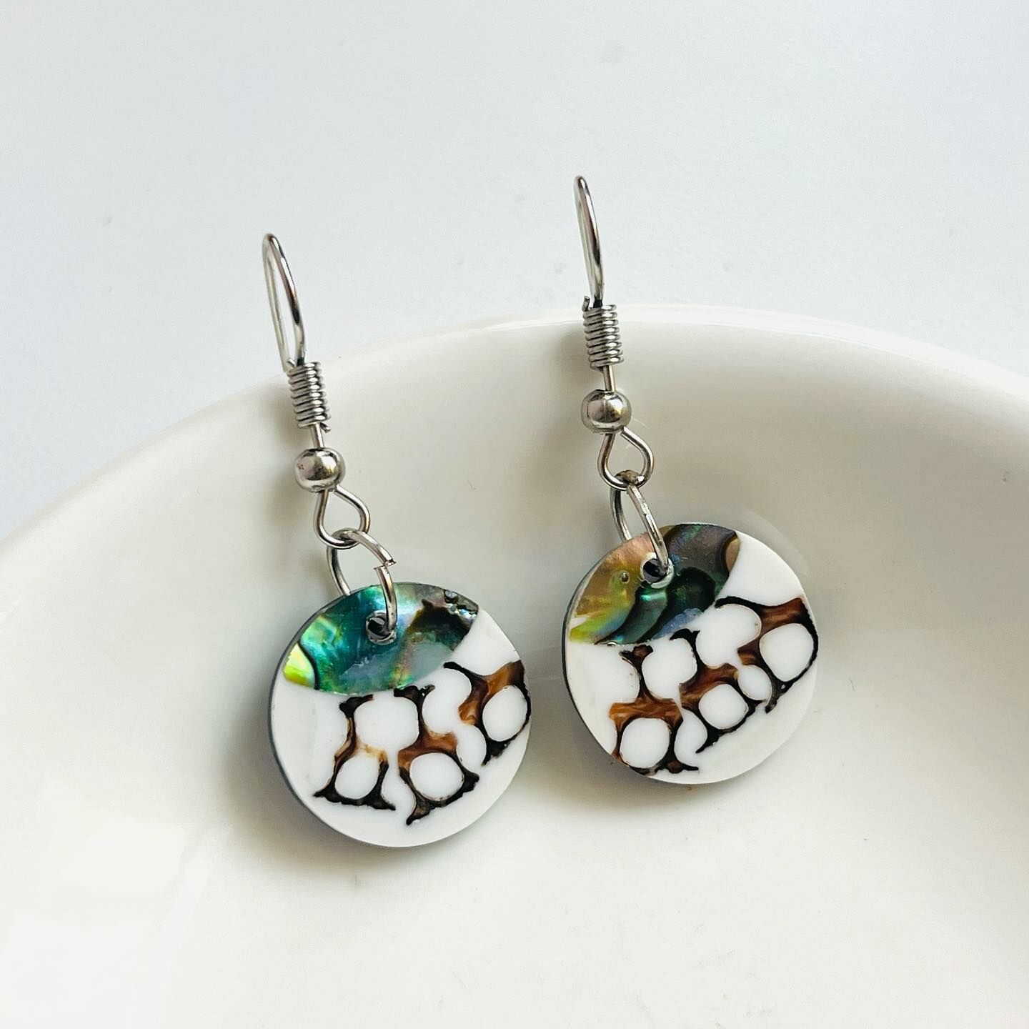 [原石] 鮑魚貝耳環 白