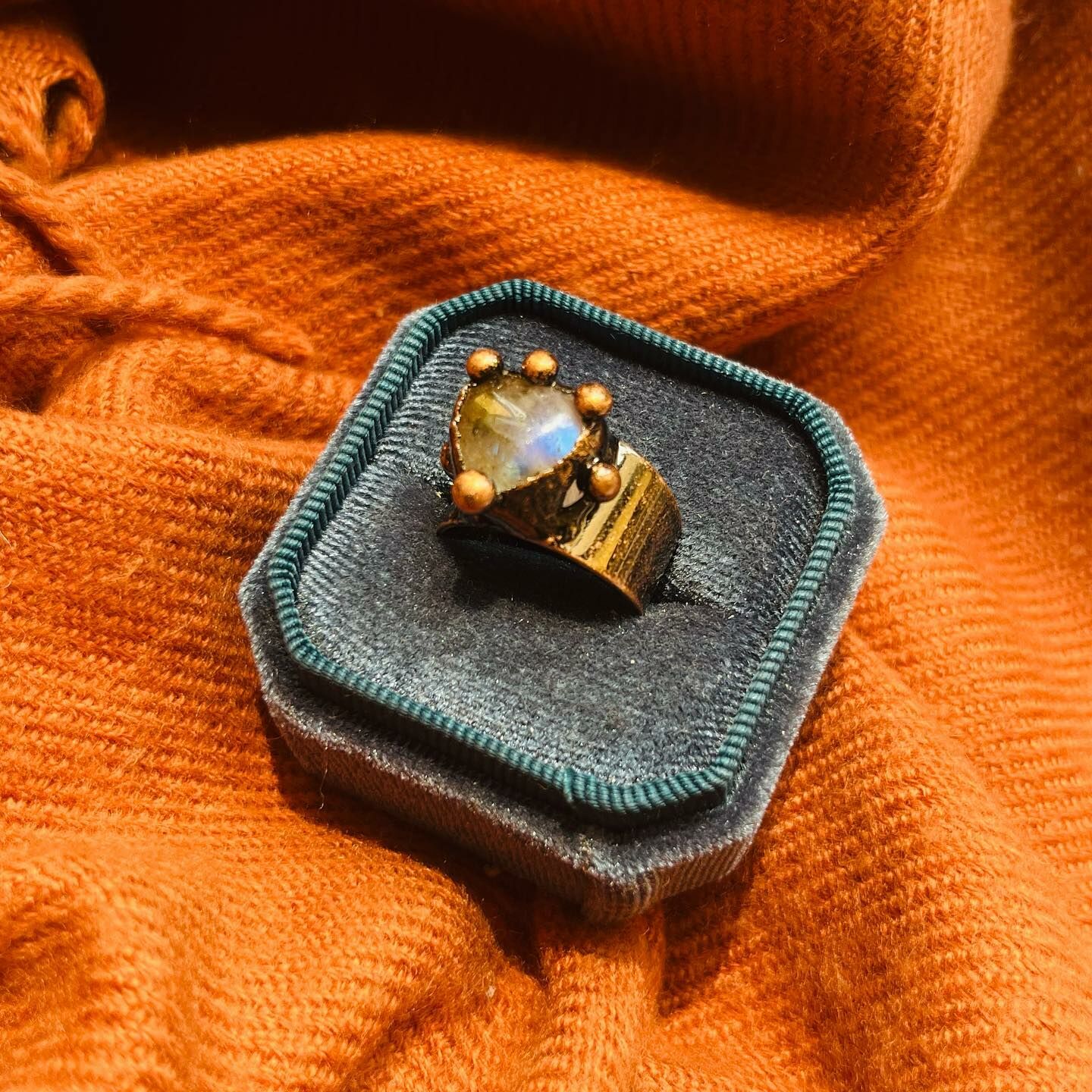 [原石] 拉長石 黃銅戒指