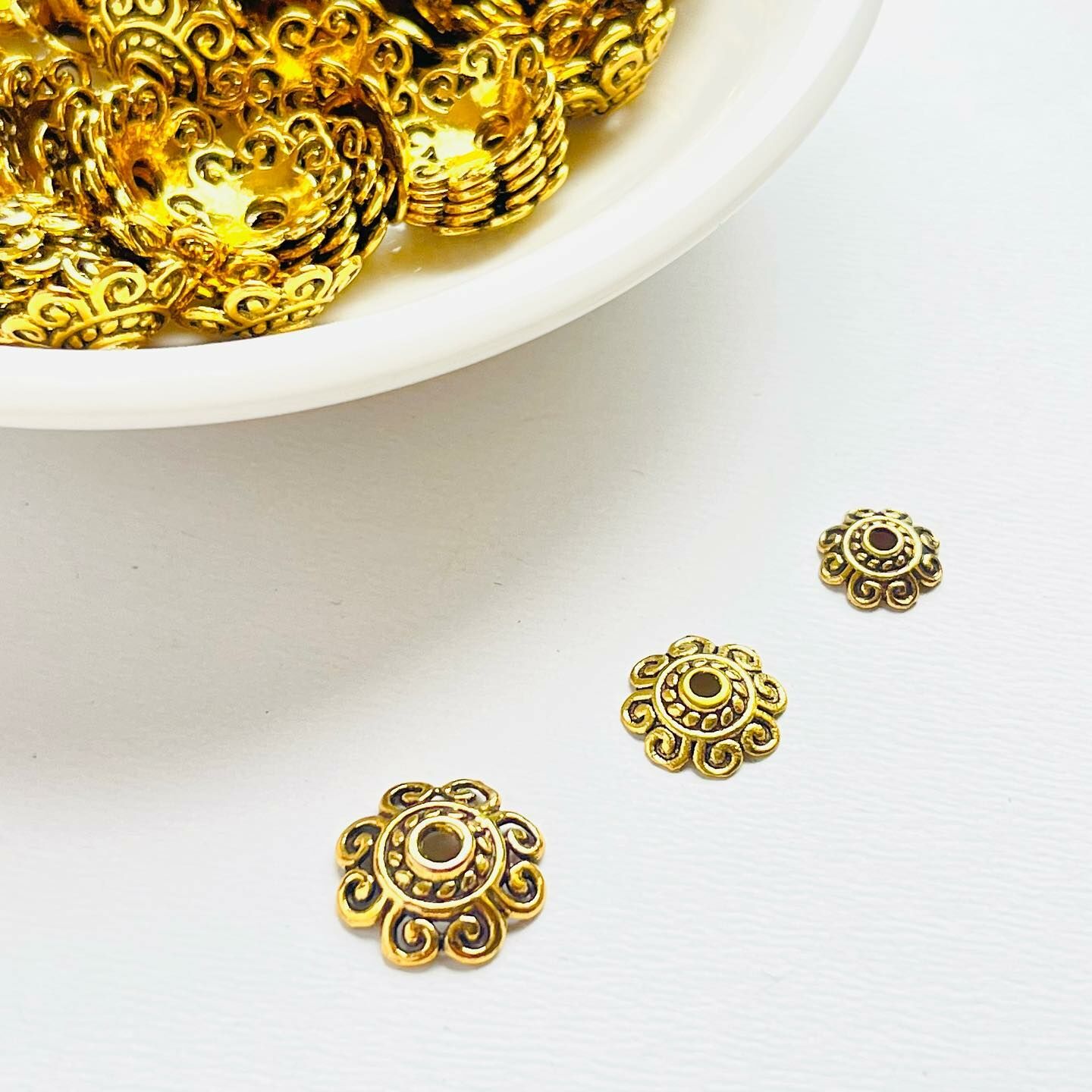 [原石] 藏銀 串珠配件 花托 金色