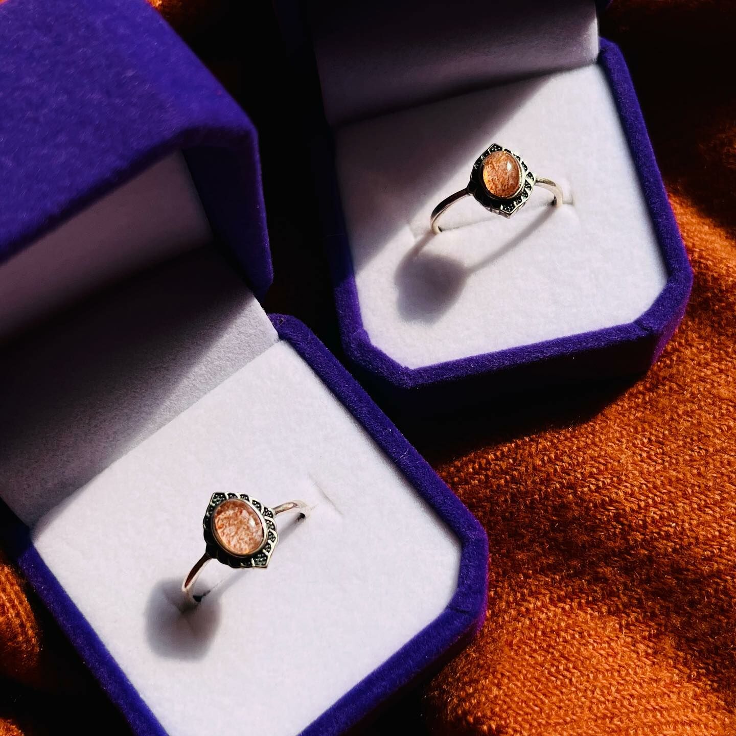 [原石] 金太陽石 925銀戒指（附盒子）