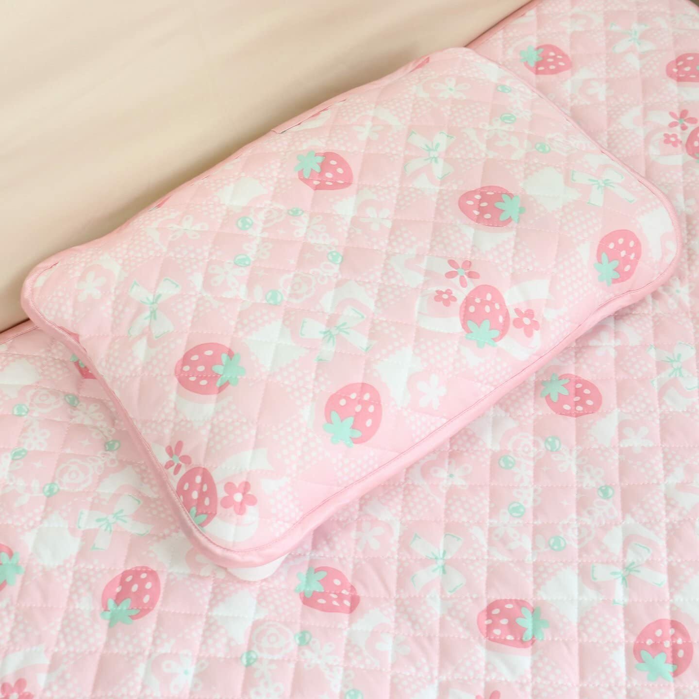 【日本Mother Garden】涼感枕頭墊-草莓蝴蝶結