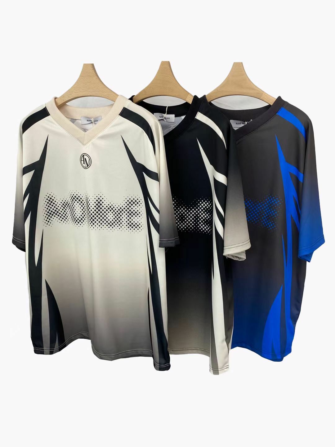 V領拼色英文字短袖Tee And More-025T