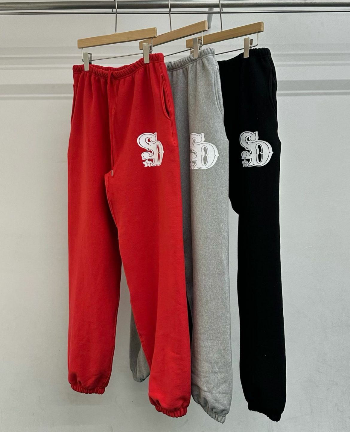 英文字棉質束腳運動褲WELL DONE-022P