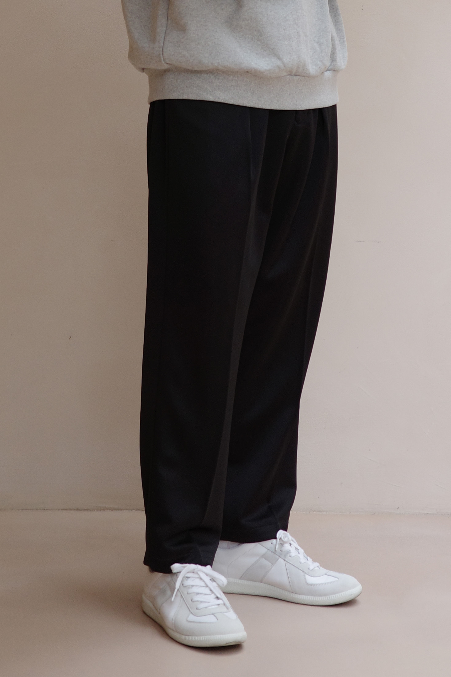 FARAH TWO TUCK WIDE TAPERED PANTS (2色)