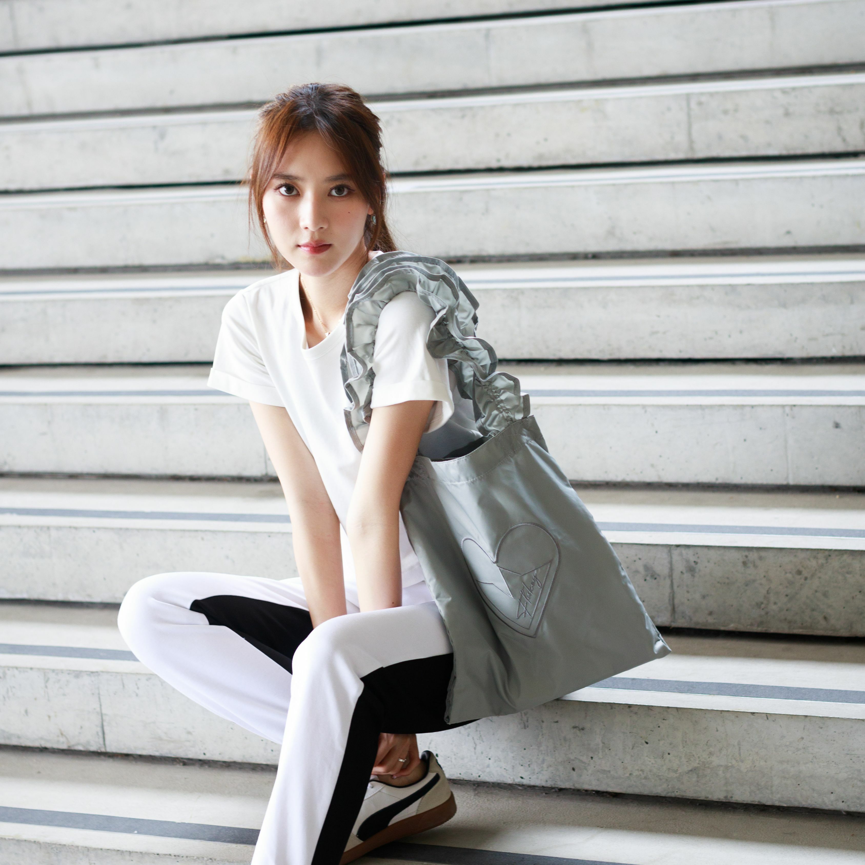 FLAKEY ACTIVE HEART 運動休閒單肩袋(銀灰)