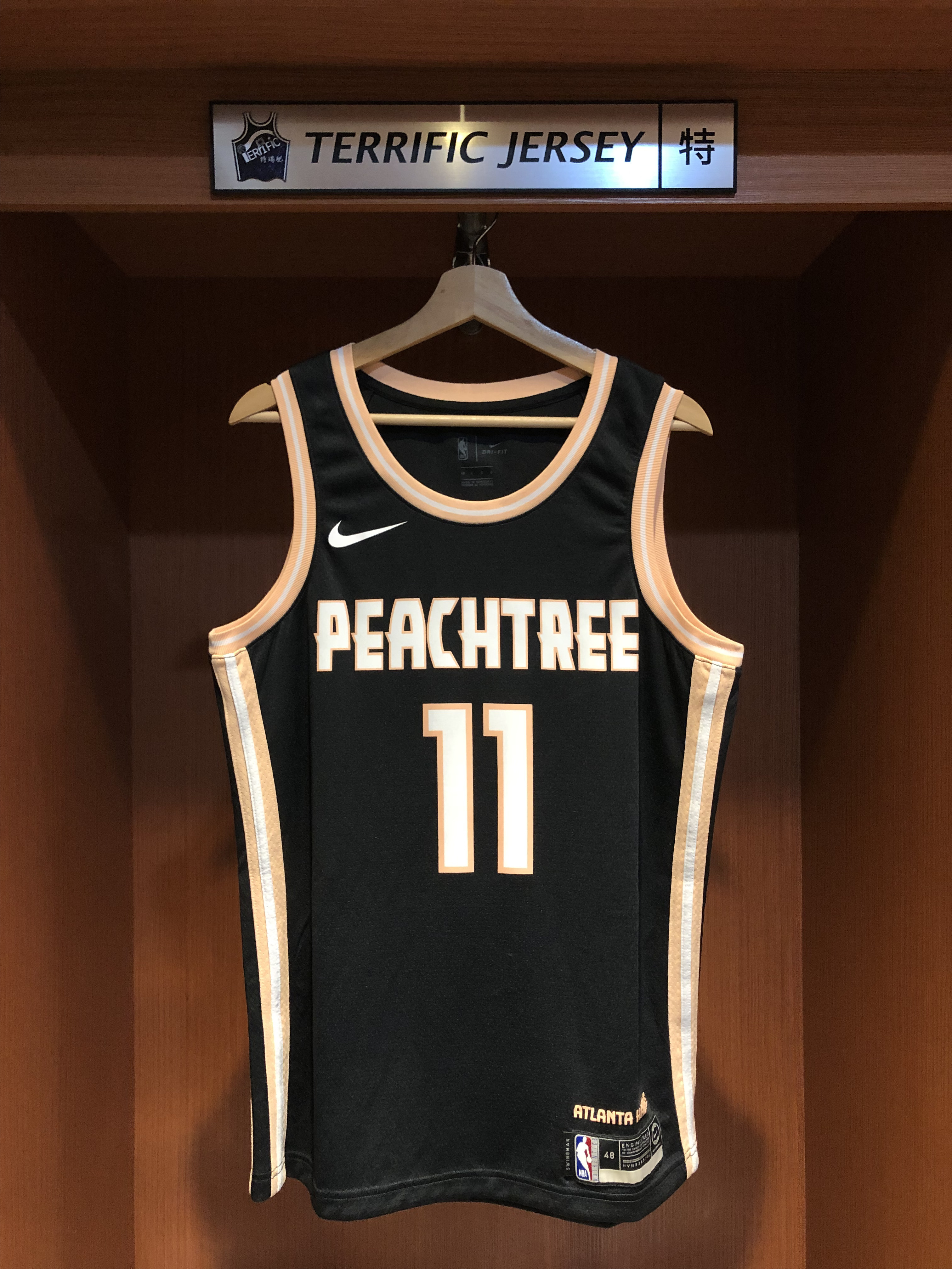 NBA球衣 Trae Young 亞特蘭大老鷹城市黑 City Nike Swingman 球迷版 熱轉印 全新 背後歪斜