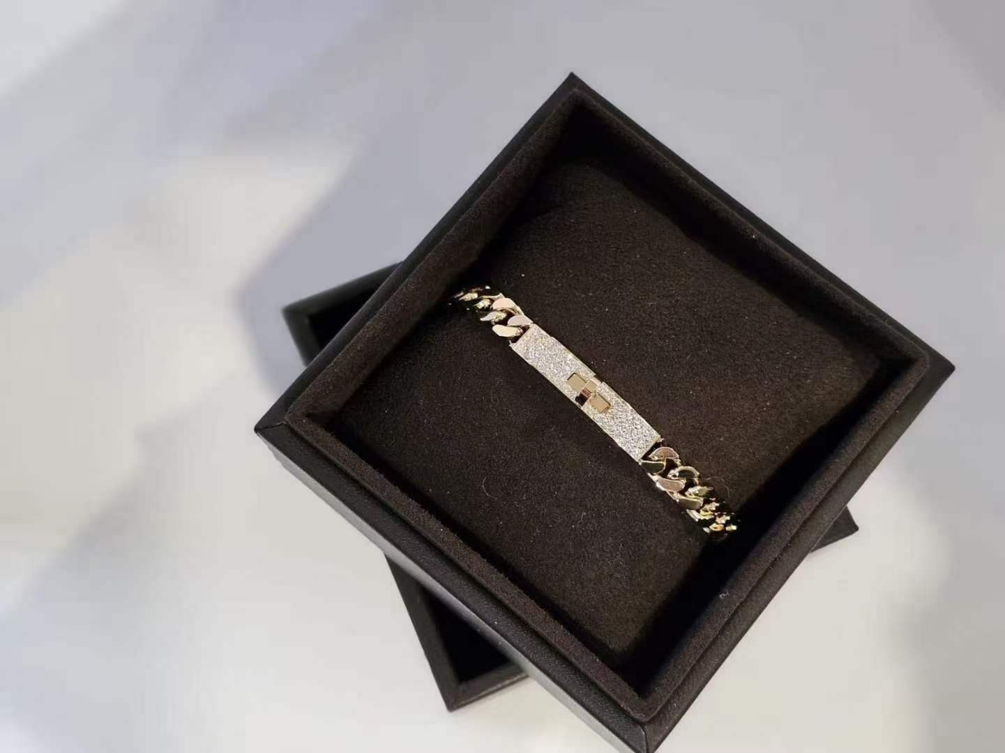 Kelly 滿鑽玫瑰金ST HKD62800 原價13左右 -M