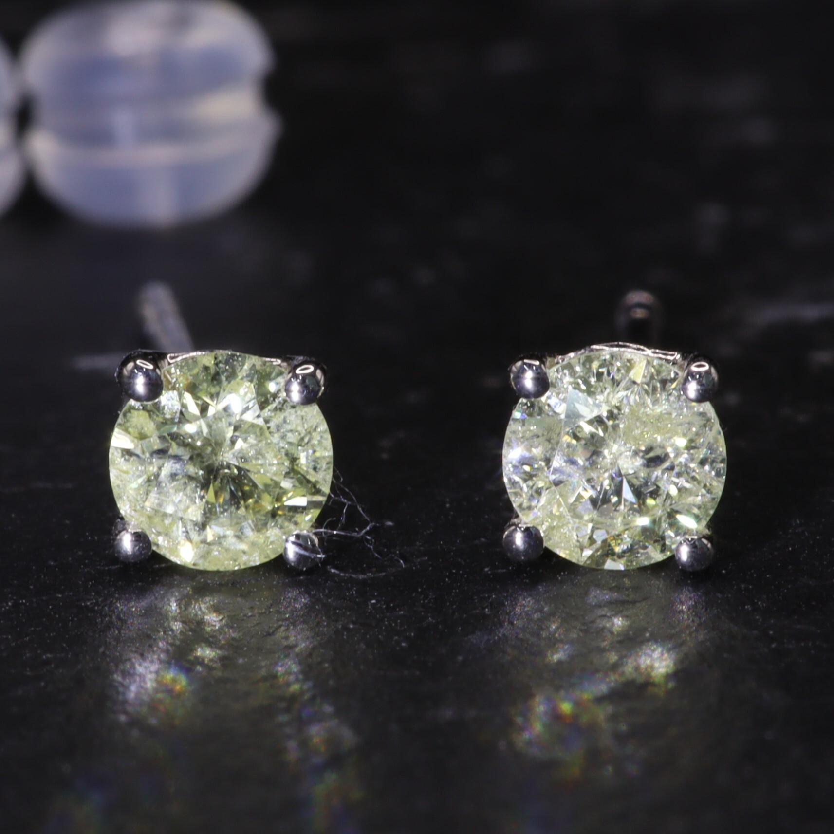 全新18K白金【主石47份鑽石】4爪耳環