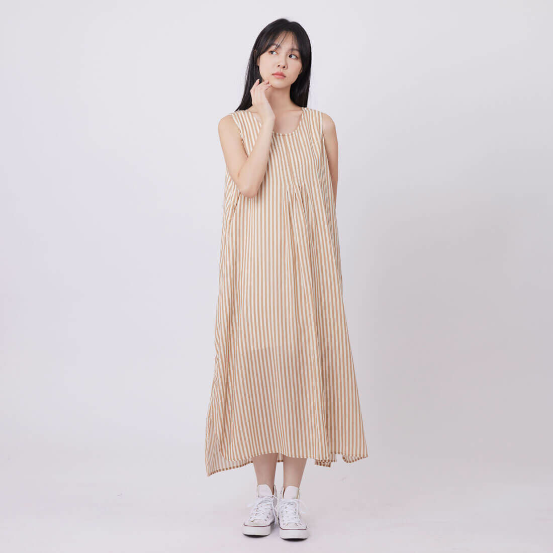 Nana無袖前摺直條印花洋裝/白駝細條