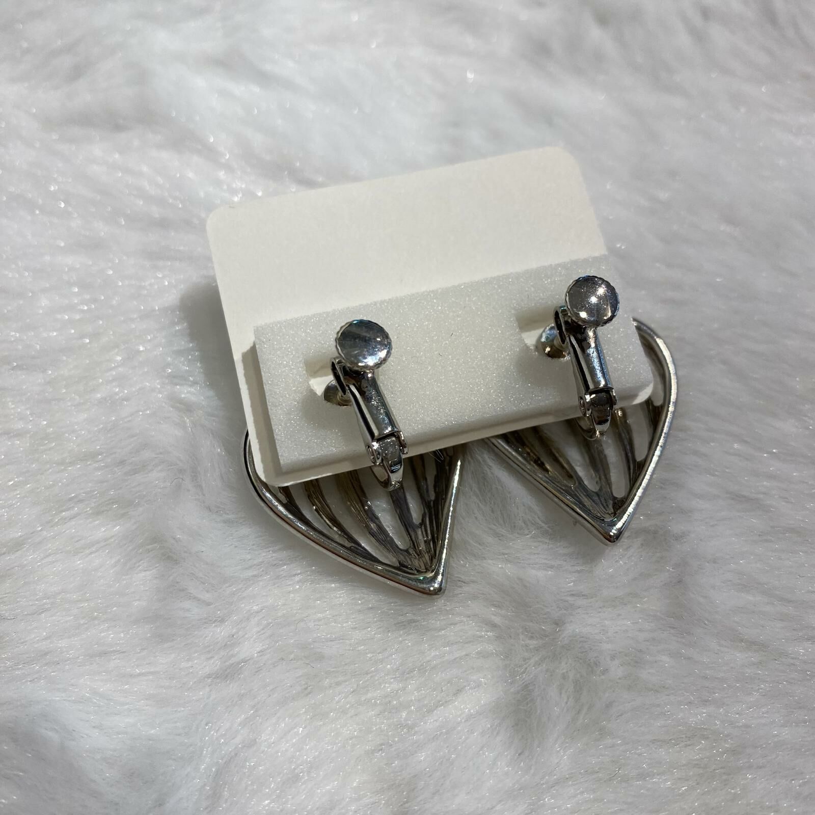 BEAMS 心心夾款耳環