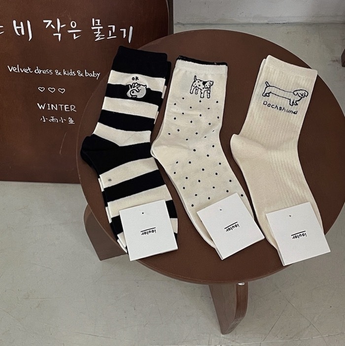 《41644》韓國黑白條紋狗狗系列短襪