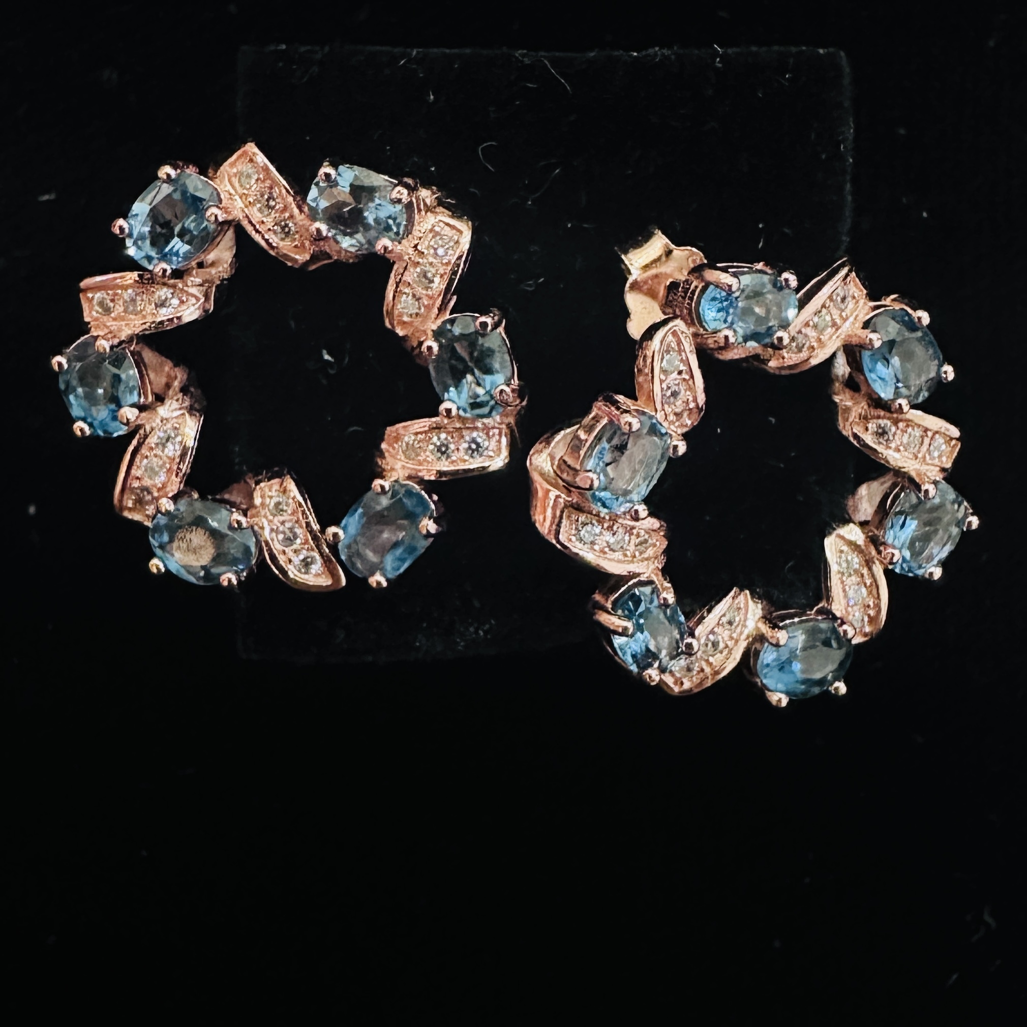 T371花圈藍拓帕石耳環