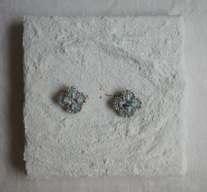 窗的遠方 - 淺藍