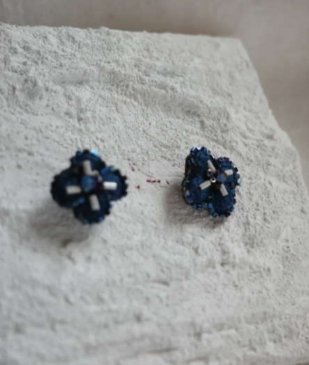 窗的遠方 - 深藍