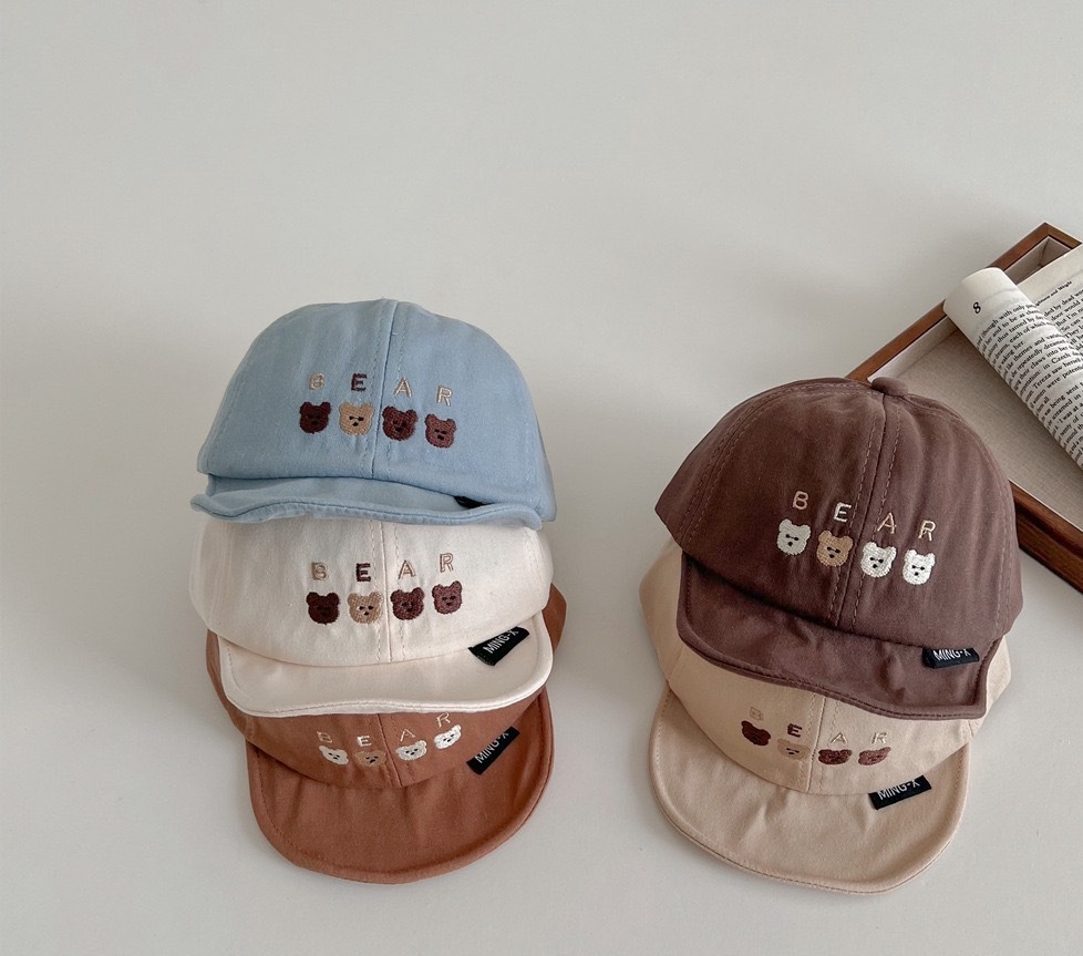 刺繡四隻小熊帽