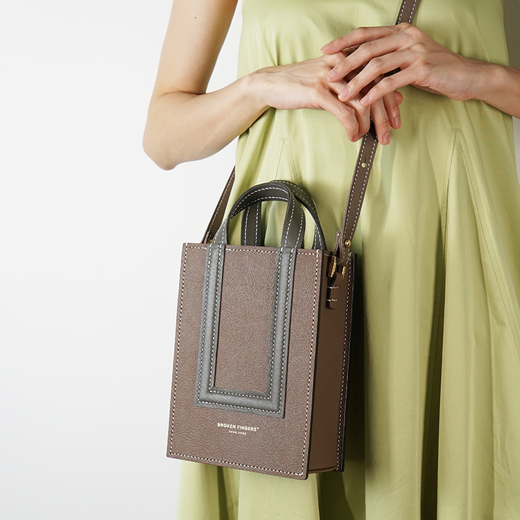 Box Tote XS 【 Earthy Taupe X Raven Charcoal 】Italian Goatskin Handbag