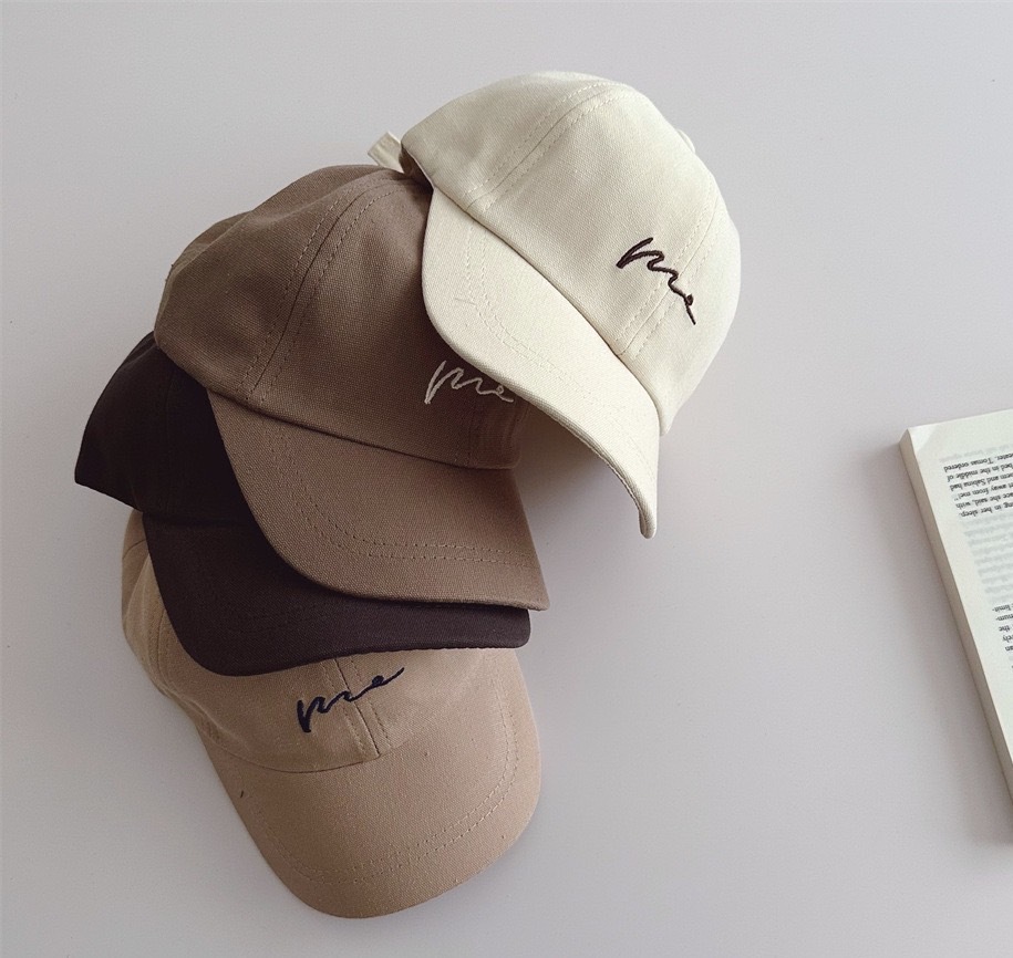 簡約英字棒球帽