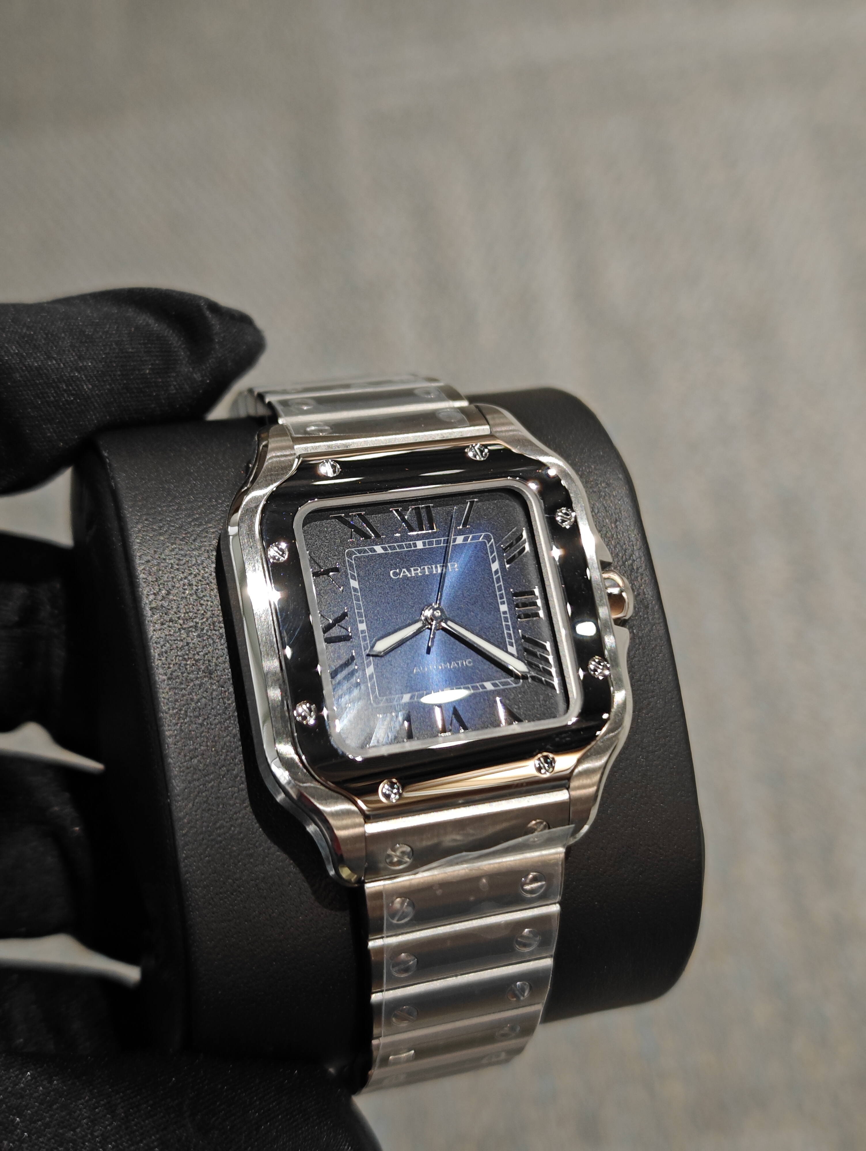 BRAND NEW CARTIER WSSA0063 BLUE DIAL SANTOS DE 35 MM MEDIUM MODEL AUTOMATIC MOVEMENT STEEL INTERCHANGEABLE METAL AND LEATHER BRACELETS