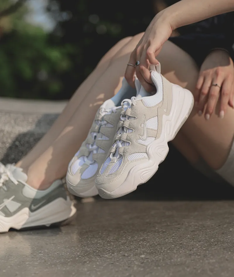 NIKE W TECH HERA 波紋 雙勾 麂皮 厚底 可愛復古休閒鞋 海鹽白灰