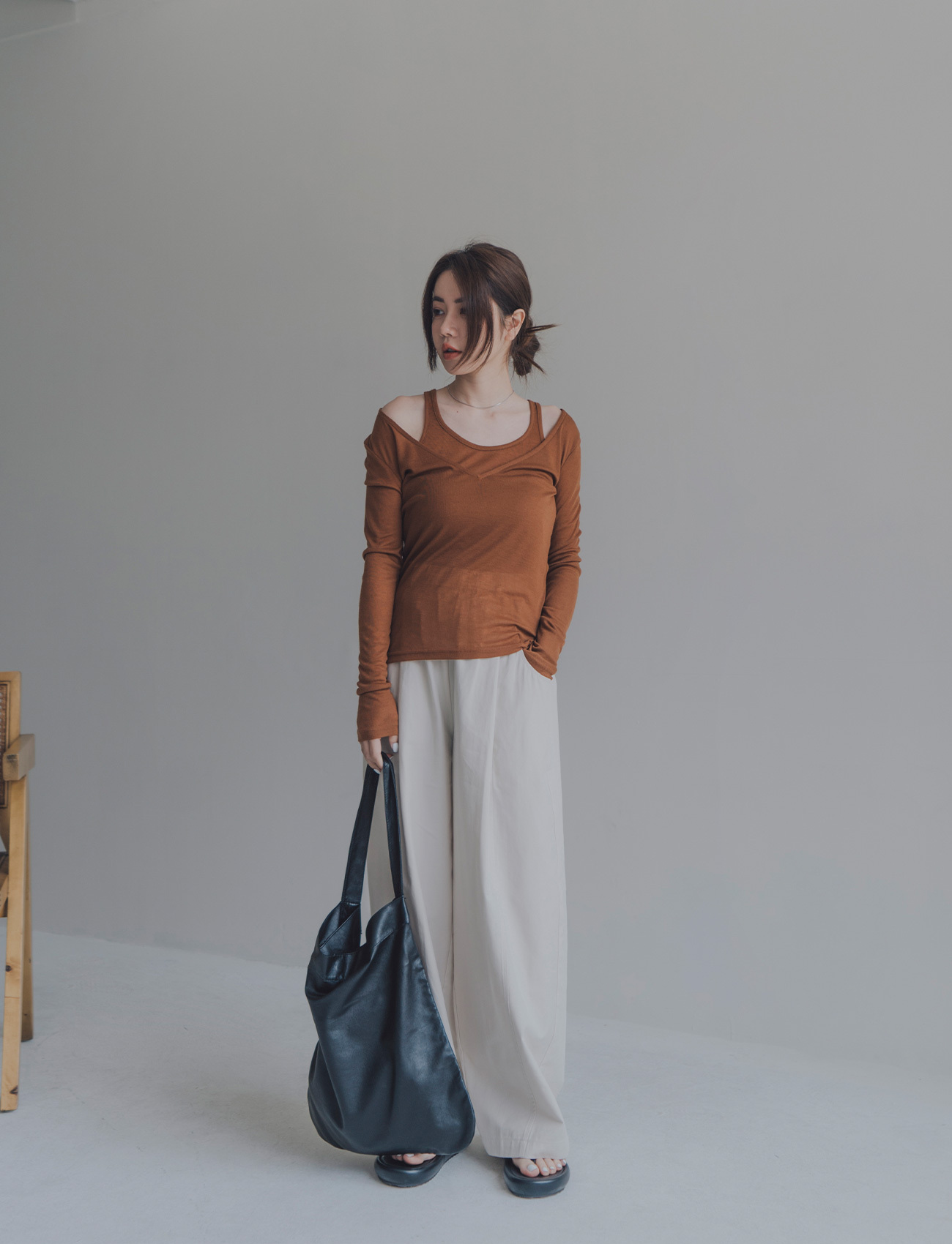 極簡挖背長版背心